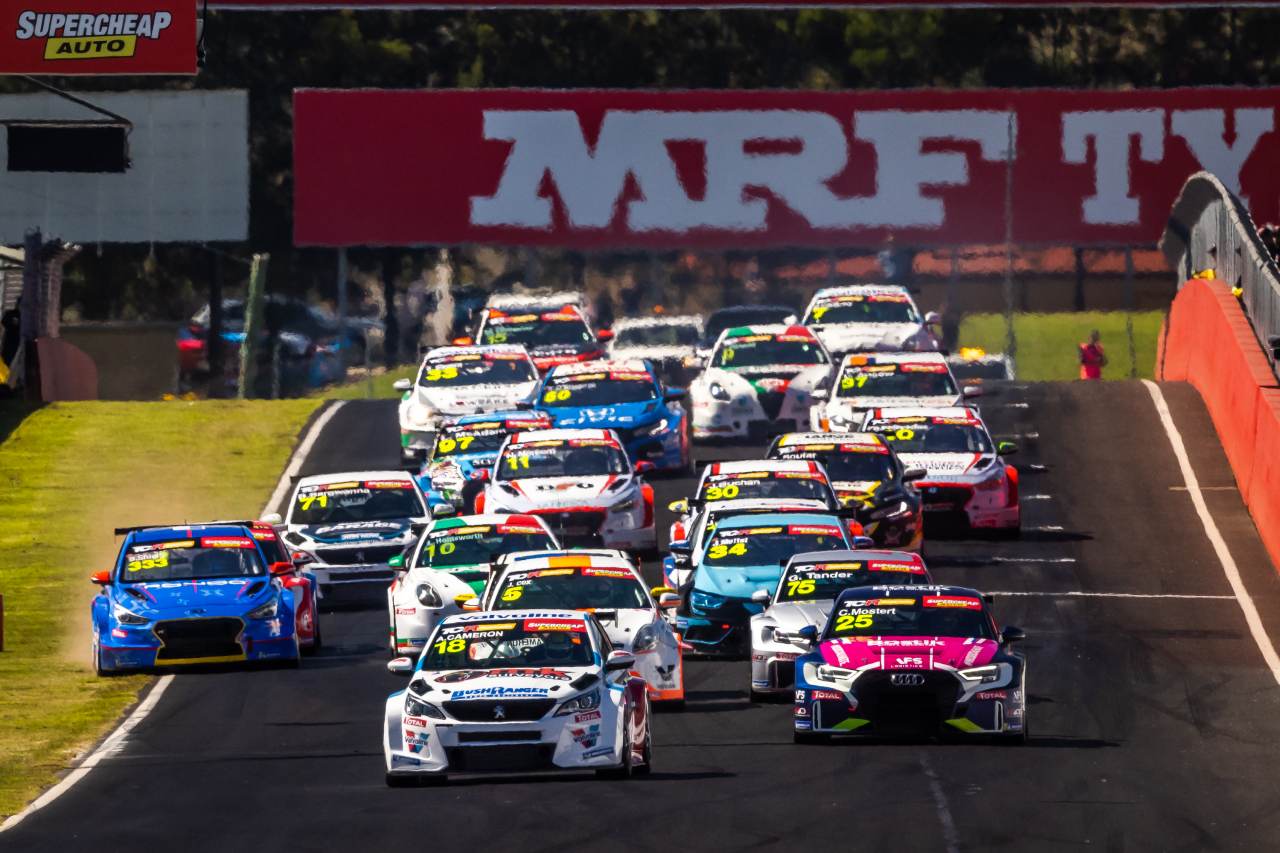 最終戦『TCRバサースト400』は、21ラップの3ヒートで争うシリーズ最長の1戦にフォーマット変更される