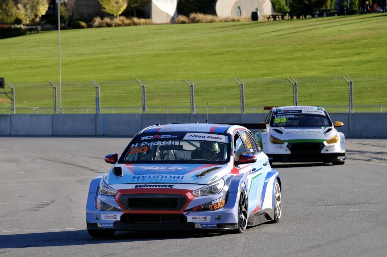 TCRニュージーランド初年度には、元WRC世界ラリー選手権の優勝経験者ヘイデン・パッドン（ヒュンダイi30 N TCR／PRG）が参戦
