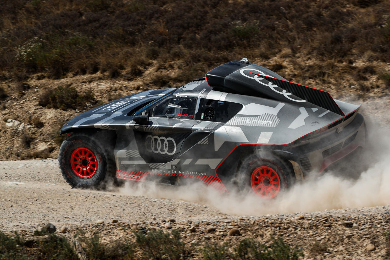 8日間のテストでは、3人のドライバーが2～3日に分けて作業を分担した