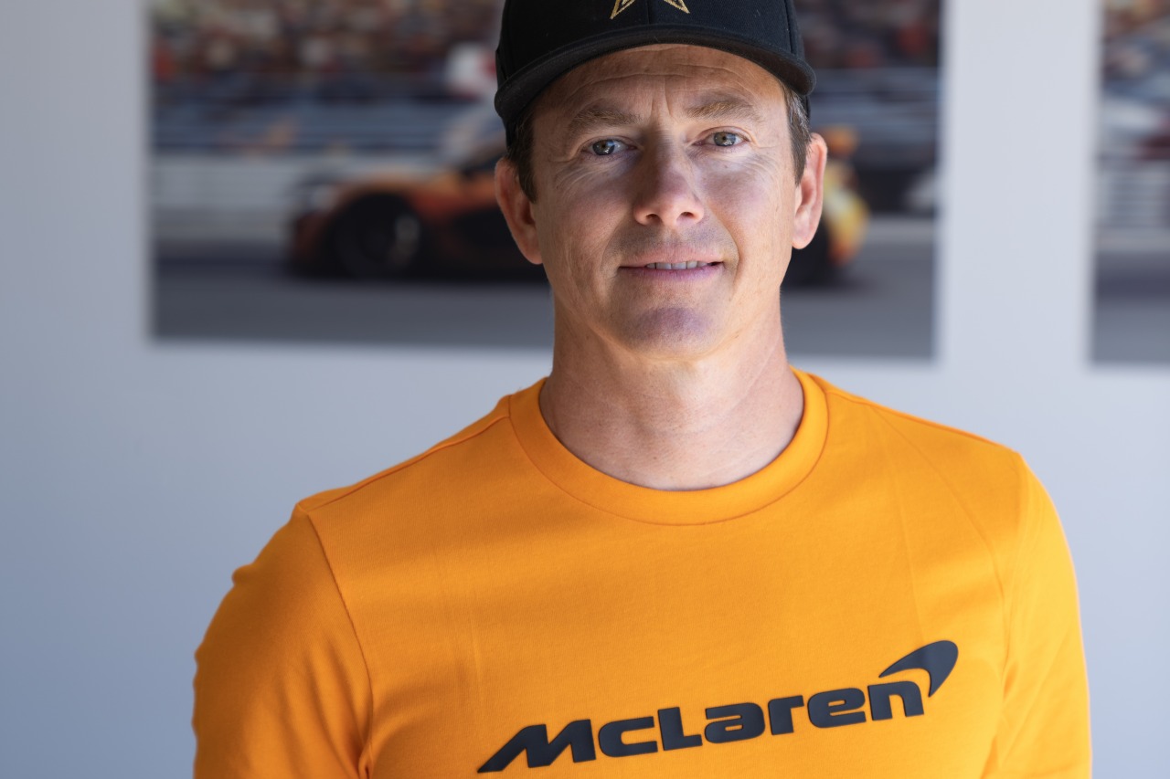 マクラーレンは近日中にも、タナーのチームメイトを務める「最初の女性マクラーレン・レーシング所属ドライバーを指名する」としている