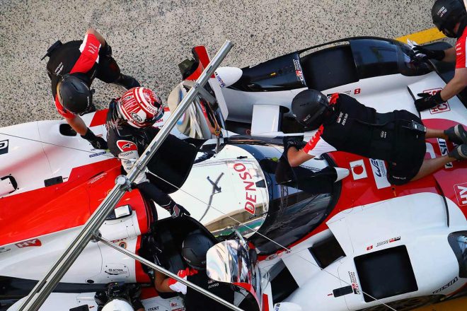 8号車GR010ハイブリッド　ピットストッププラクティスの様子