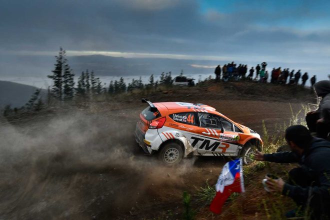 勝田は2017年第7戦サルディニアでWRC2クラス初の表彰台フィニッシュとなる3位に入賞。2018年第2戦スウェーデンではWRC2クラス初優勝を挙げ、2019年には第6戦チリ（写真）で再びWRC2クラスを制するなど、WRC2カテゴリーでしっかり結果を残してきた。