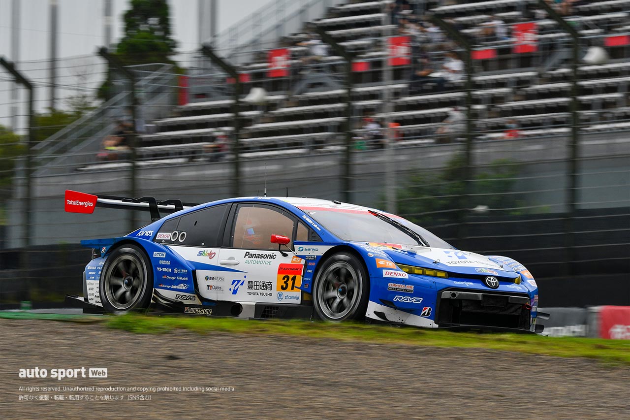 TOYOTA GR SPORT PRIUS PHV apr GT