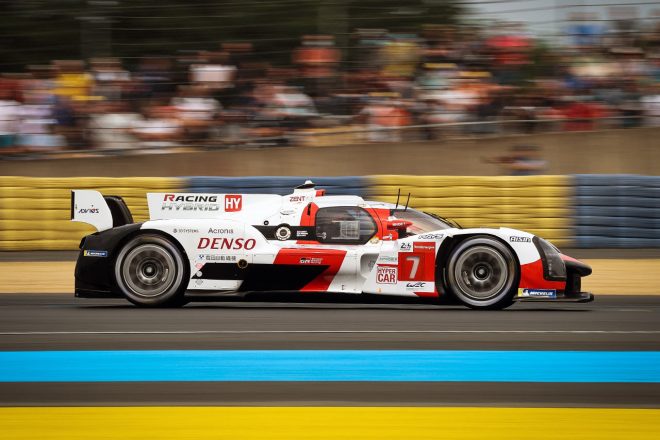 2021年のル・マン24時間レースを制し、悲願のル・マンウイナーとなった、マイク・コンウェイ／小林可夢偉／ホセ-マリア・ロペス組7号車トヨタGR010ハイブリッド（TOYOTA GAZOO Racing）