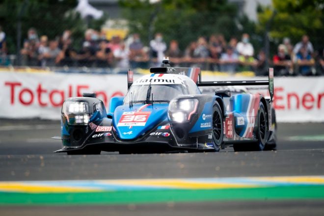 総合3位に入ったアルピーヌA480・ギブソン