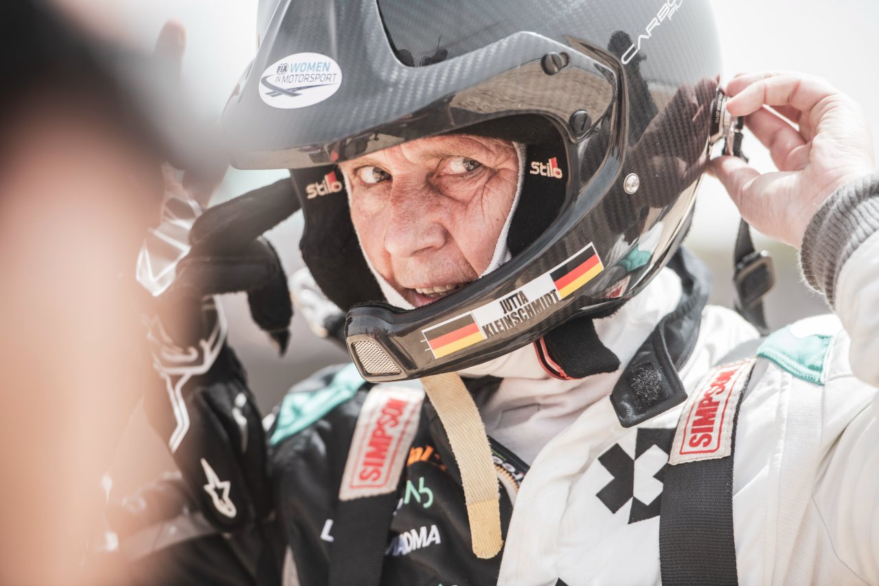 FIA（世界自動車連盟）では“Women in Motorsport”活動の代表や、クロスカントリーラリーの理事など要職を務めるユタ・クラインシュミットも講師役を務める