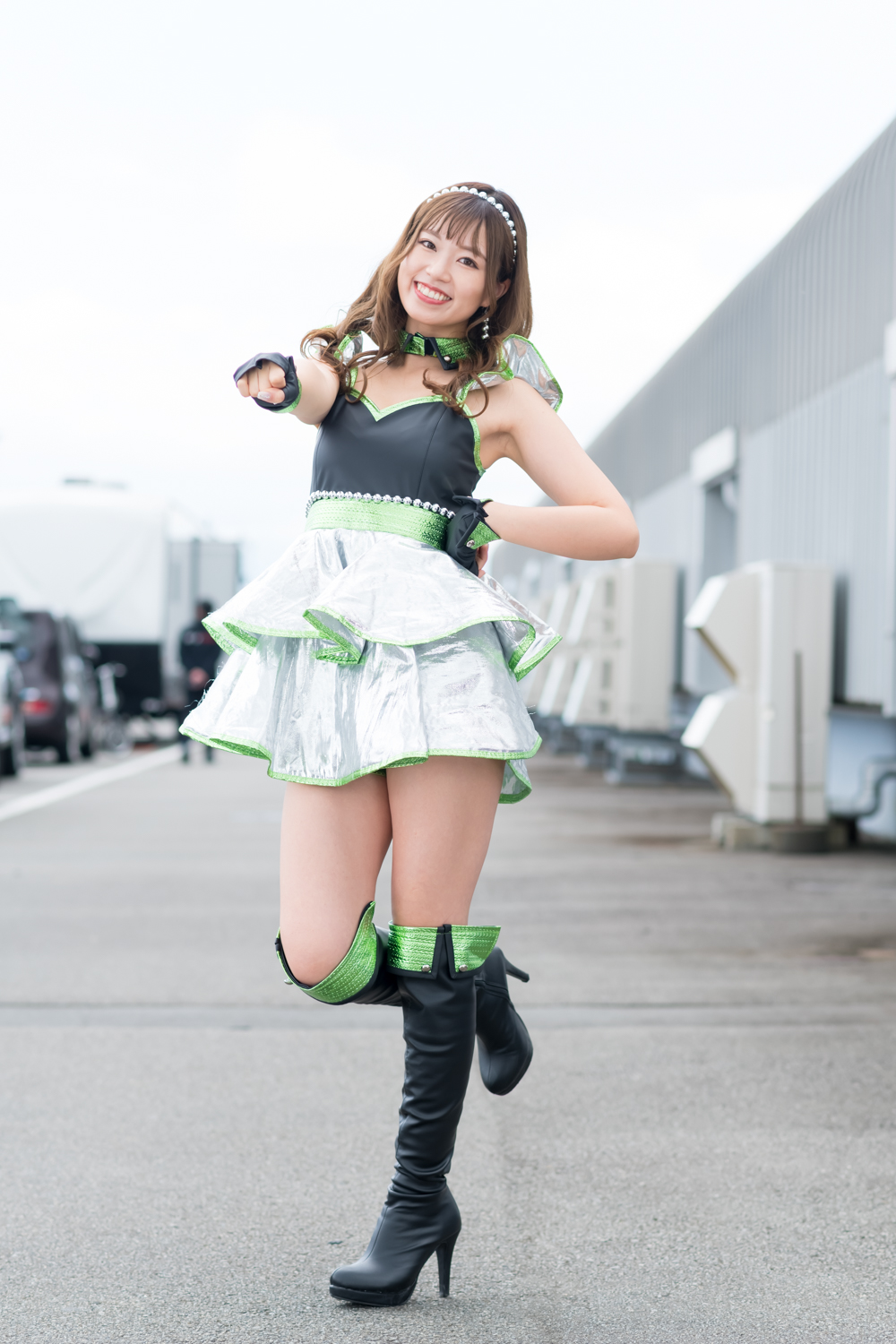 サーキット以外でもライブパフォーマンスを披露するフレッシュエンジェルズは、ダンス用コスチュームも用意されている