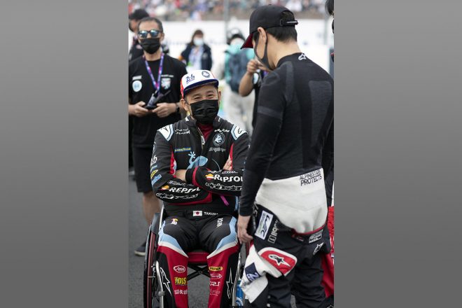 青木拓磨と、トヨタGAZOO Racingの小林可夢偉