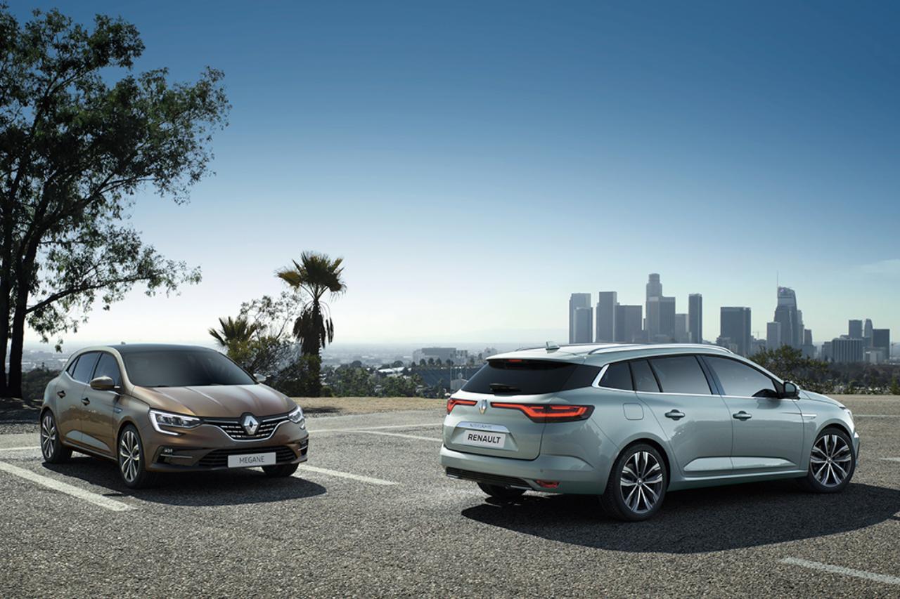 開放感あふれるドライブが楽しめる電動パノラミックルーフと、上質なレザーシートを装備した限定車『インテンス ファーストエディション』も設定