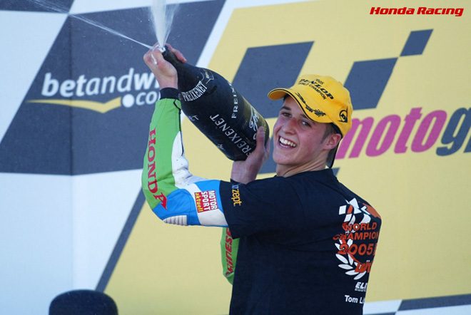 2005年に125ccクラスでチャンピオンを獲得したトーマス・ルティ（Elit Grand Prix）