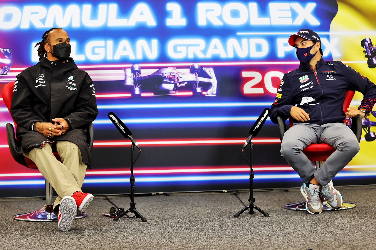 2021年F1第12戦ベルギーGP　木曜記者会見でのルイス・ハミルトン（メルセデス）とセルジオ・ペレス（レッドブル・ホンダ）