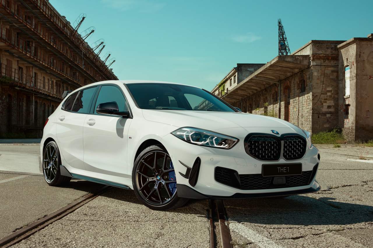 日本導入40台の限定モデルとして、BMWオンライン・ストア（https://online-store.bmw.co.jp/）で9月9日午前11時より発売開始となる