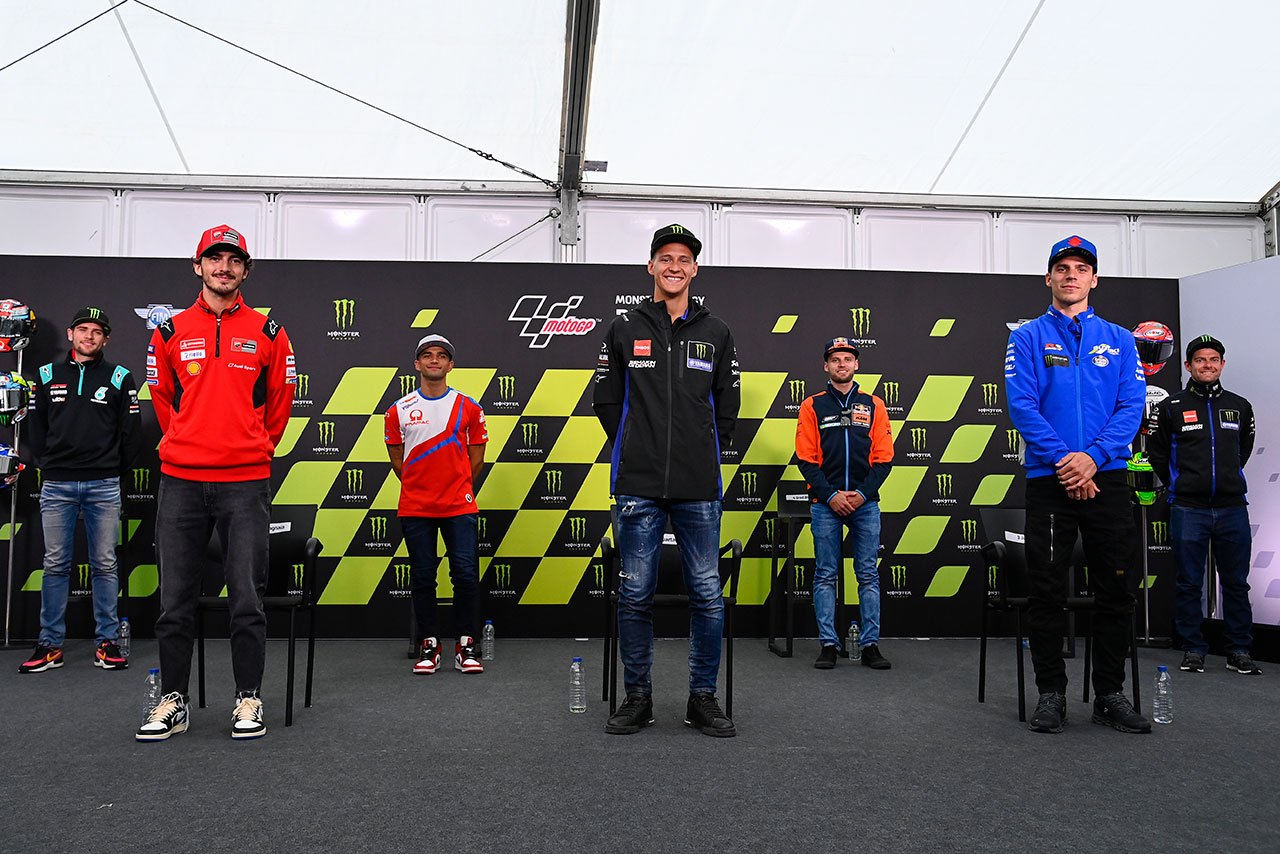 2021年MotoGP第12戦イギリスGPのプレスカンファレンスに出席したライダー
