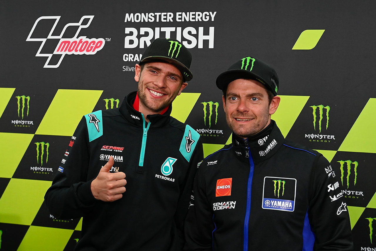 2021年MotoGP第12戦イギリスGPのプレスカンファレンスに出席したジェイク・ディクソン（ペトロナス・ヤマハSRT）とカル・クラッチロー（モンスターエナジー・ヤマハMotoGP）
