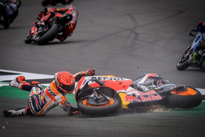 転倒を喫したマルク・マルケス（レプソル・ホンダ・チーム）／2021MotoGP第12戦イギリスGP