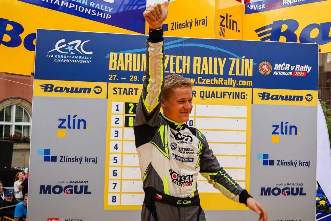 2018年から本格的にラリーを始め、ERC3とERC1の各ジュニアでそれぞれ1年というキャリアのエリック・ツァイス（フォード・フィエスタRally2／Yacco ACCR Team）が、この難ターマックで旋風を巻き起こす