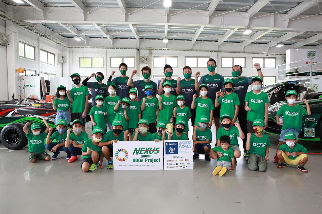 『D'station Racing / Kids Racing Garage Experience & Tour』の様子