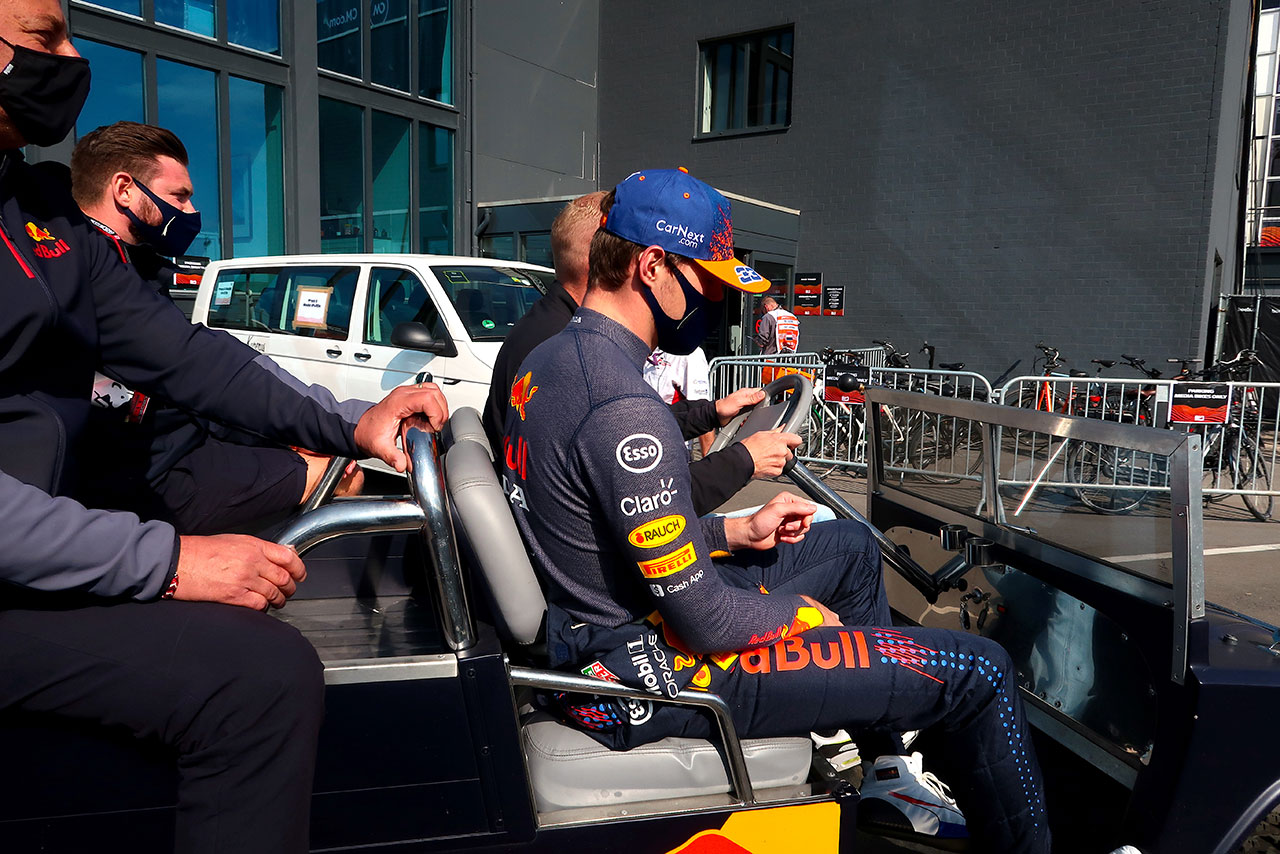 レッドブル・ホンダ密着