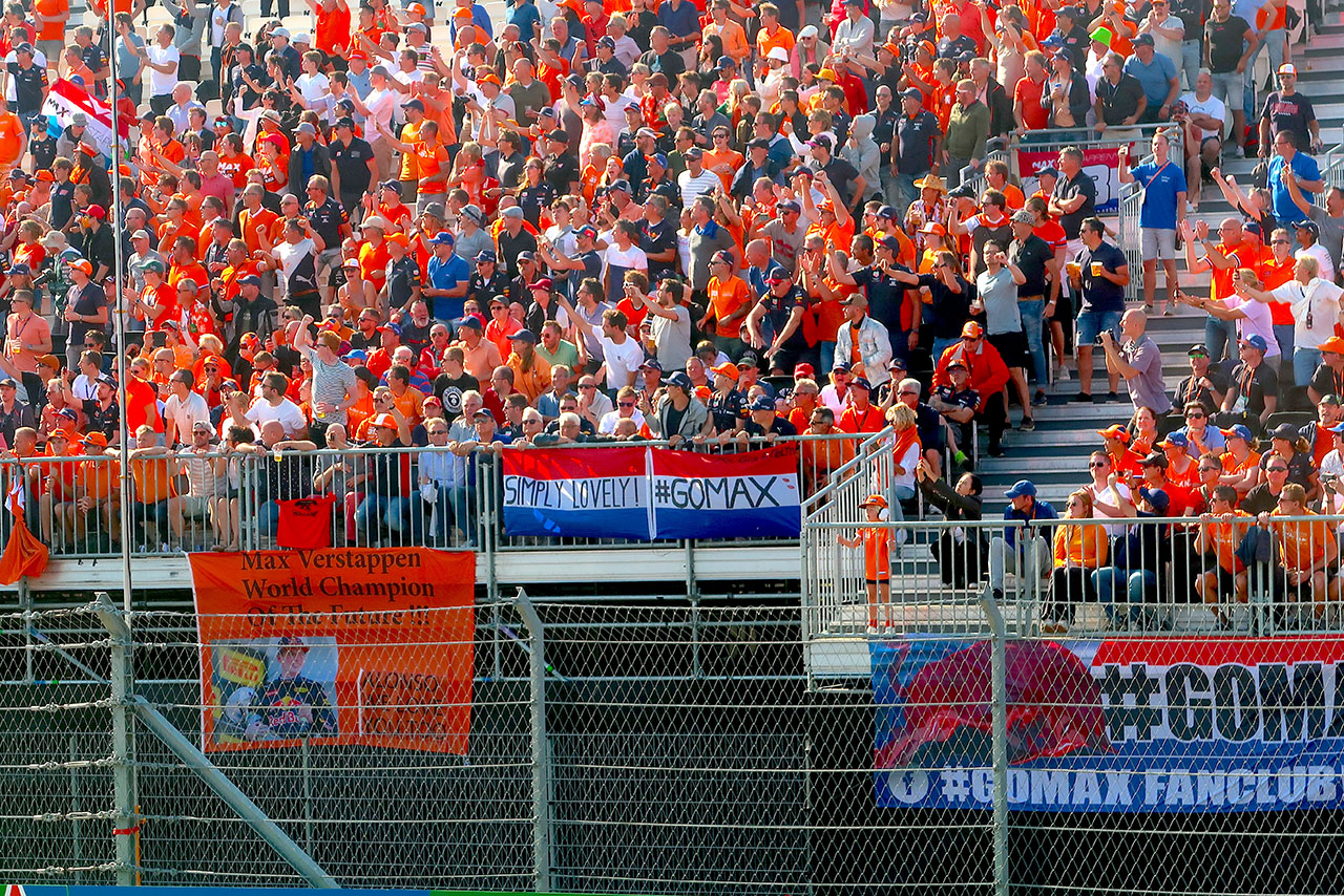 レッドブル・ホンダ密着