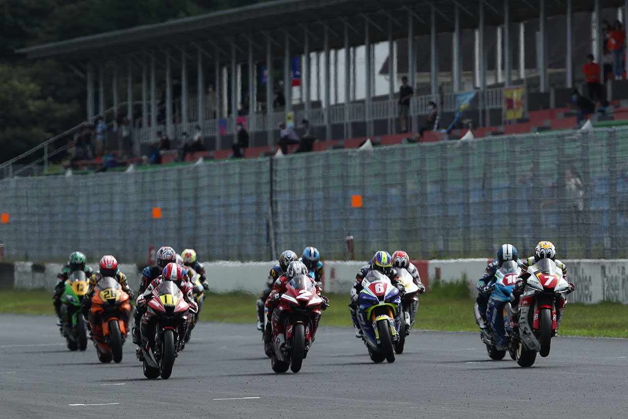 2021年全日本ロード第6戦岡山 JSB1000 決勝 スタートシーン