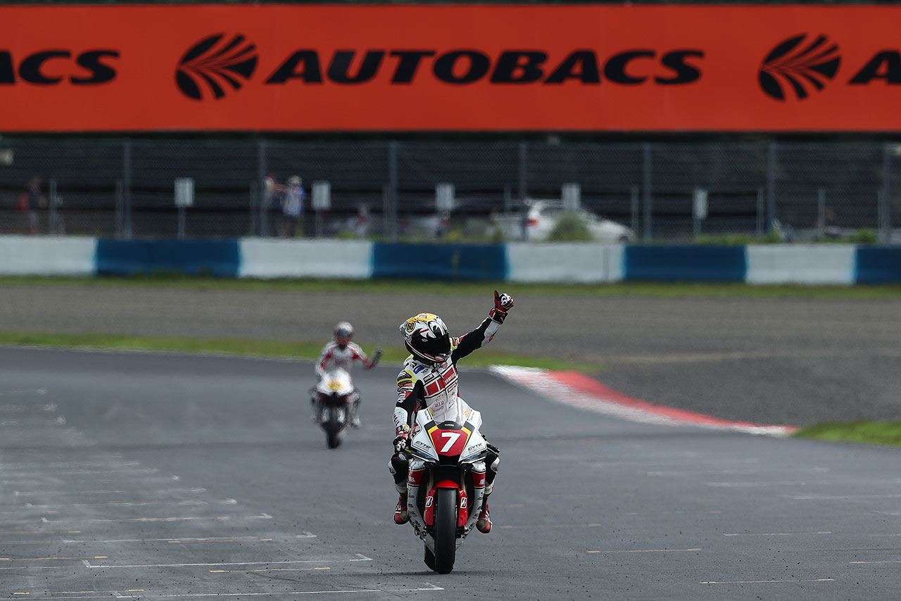 開幕8連勝を挙げた中須賀克行（YAMAHA FACTORY RACING TEAM）／2021年全日本ロード第6戦岡山 JSB1000 決勝