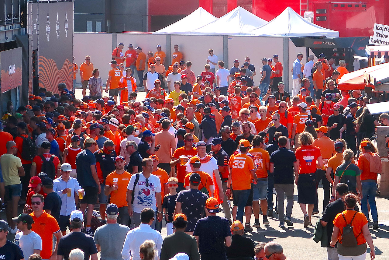 レッドブル・ホンダ密着