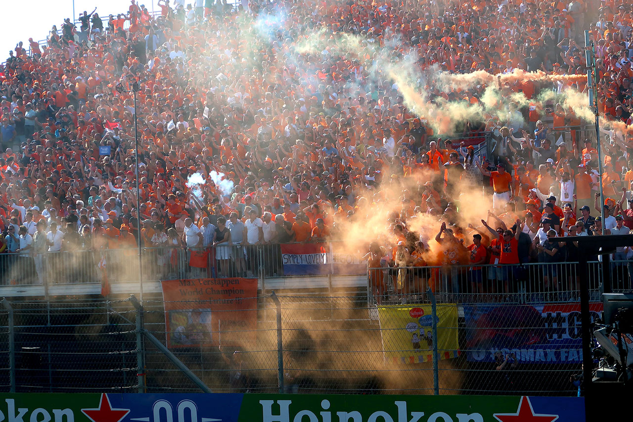 レッドブル・ホンダ密着