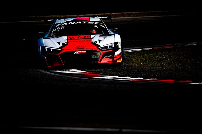 チームWRTの32号車アウディR8 LMS