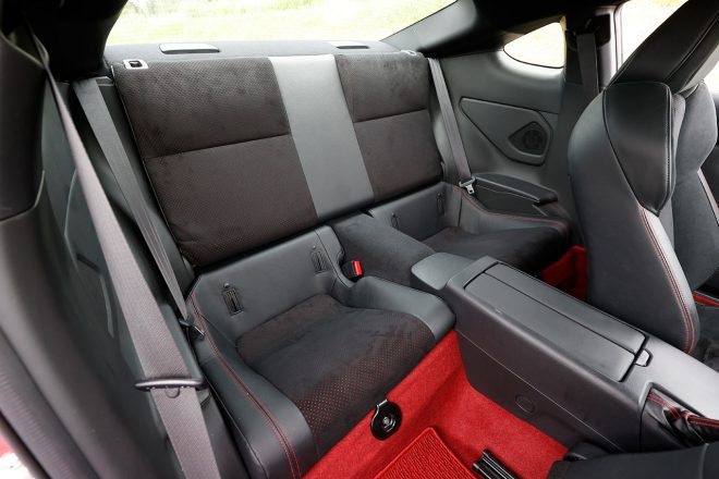 新型GR86のリヤシート