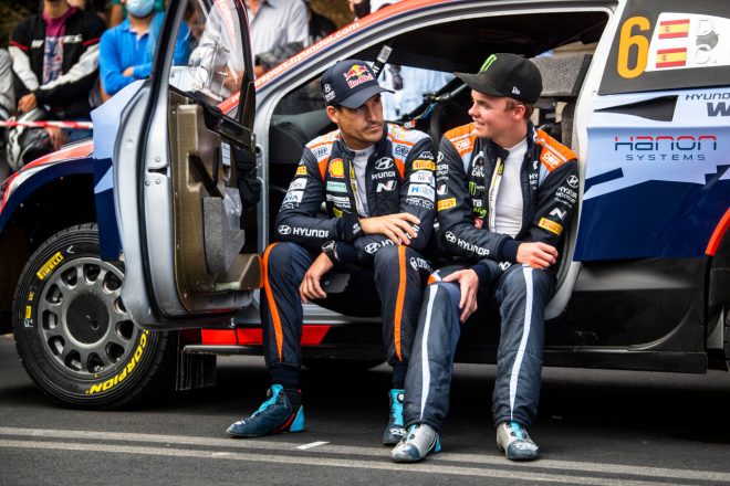 ダニ・ソルド（左）とオリバー・ソルベルグ（右）　2021年WRC第9戦ギリシャ