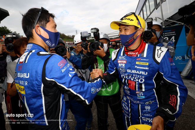 2021スーパーGT第5戦SUGO　GT300クラスのポールポジションを獲得した山内英輝と井口卓人（SUBARU BRZ R&D SPORT）