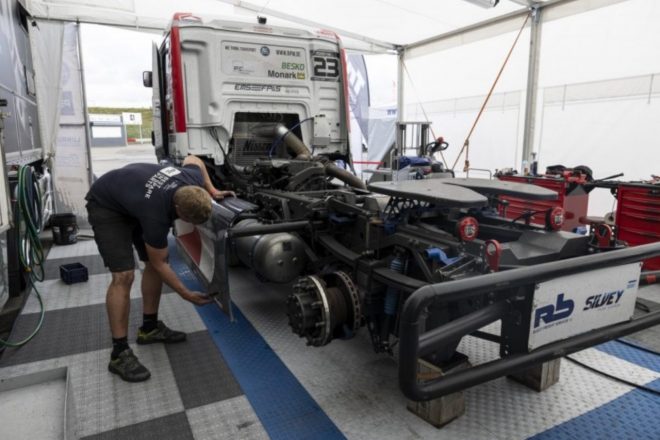 レース1で繰り上がりの3位表彰台に滑り込んだアントニオ・アルバセテ（T Sport Bernau／MAN）