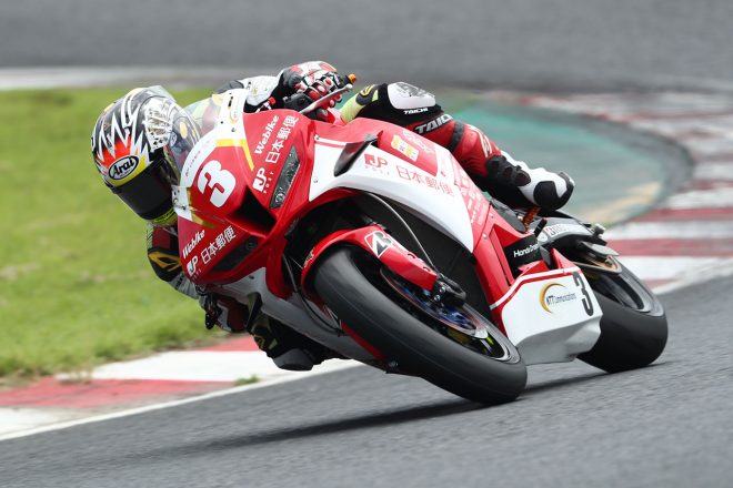 ホンダCBR600RRを駆る小山知良（日本郵便 Honda Dream TP）／2021全日本ロード ST600