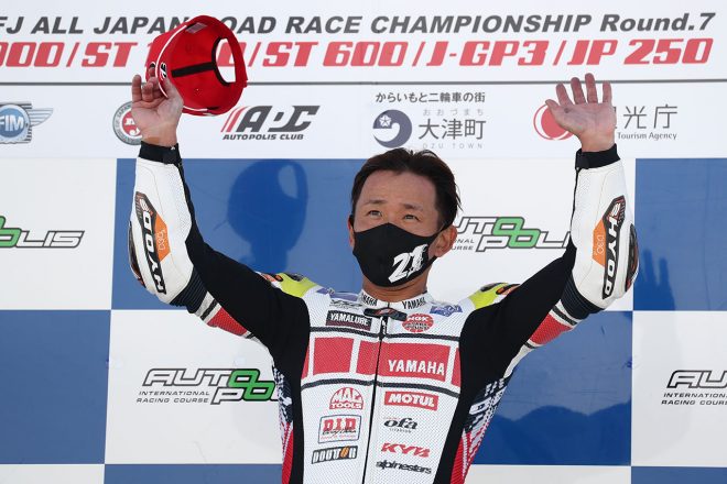 優勝した中須賀克行（YAMAHA FACTORY RACING TEAM）／2021年全日本ロード第7戦オートポリス JSB1000 レース1