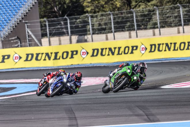 レース序盤の3台によるトップ争い／2021EWC第3戦ボルドール24時間