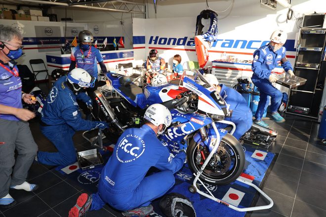マシン修復中のF.C.C. TSR Honda France／2021EWC第3戦ボルドール24時間