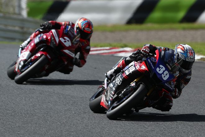 岡本裕生（BLUcRUニトロレーシング51ガレージ YAMAHA）、作本輝介（Astemo Honda Dream SI Racing）／2021年全日本ロード第7戦オートポリス ST1000 決勝