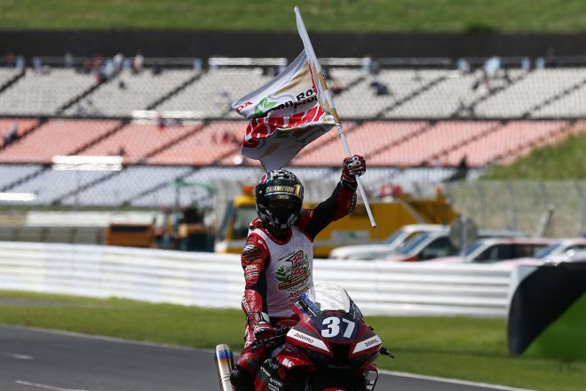 ST1000チャンピオンを獲得した渡辺一馬（Astemo Honda Dream SI Racing）／2021年全日本ロード第7戦オートポリス