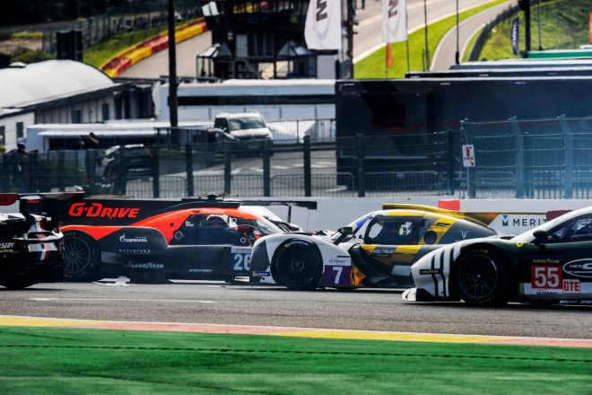 ランキング2位につけるGドライブ・レーシング26号車アウルス01・ギブソンが追突を受け、1周目にリタイアに