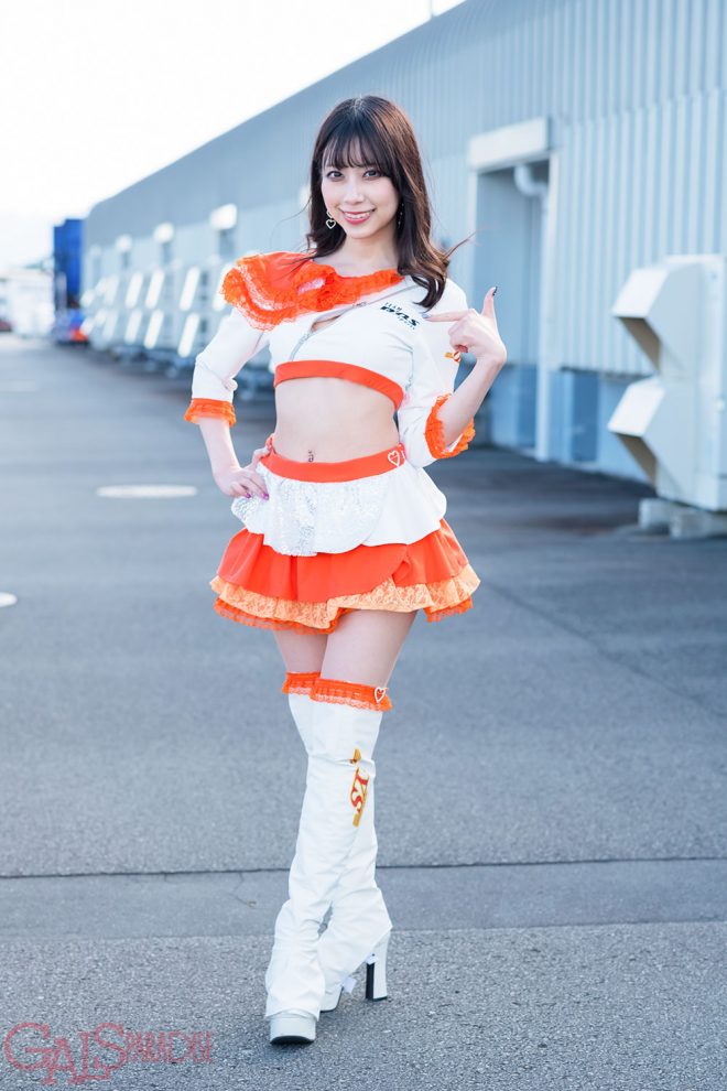 斉藤まなみ R’Qs Racing GIRLS 2021年/スーパーGTの写真①