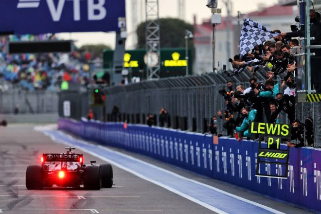 前人未到の100勝目を記録したハミルトンさん