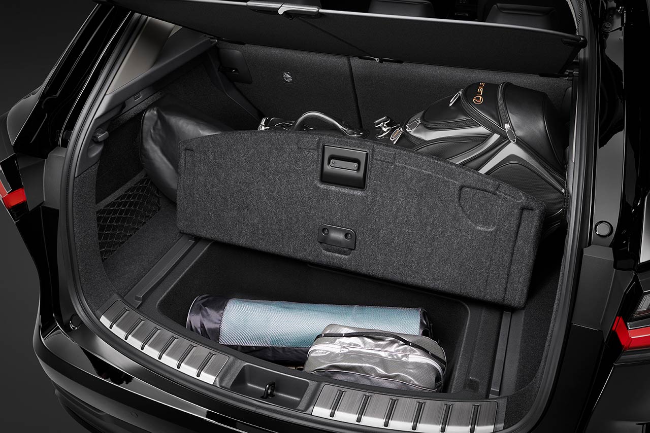 新型NXのラゲッジルーム