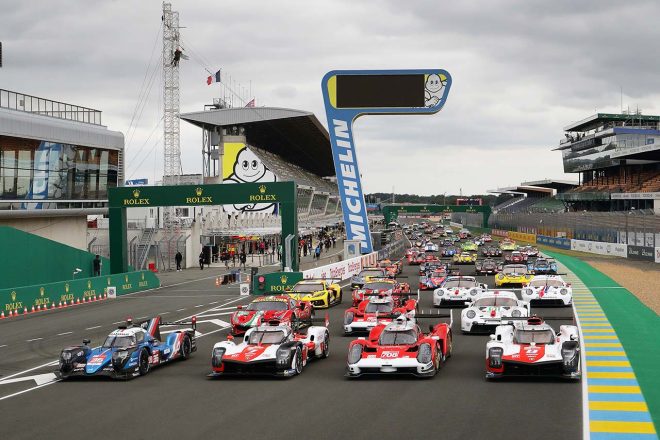2021年ル・マン24時間レース 参戦車両記念撮影の様子