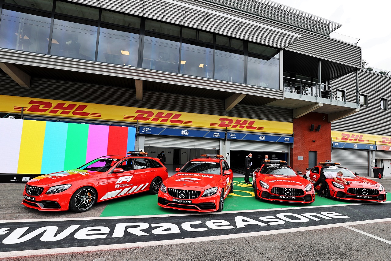 2021年F1ベルギーGP　FIAメディカルカーとセーフティカー