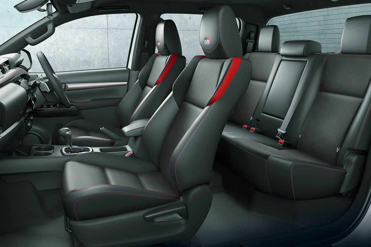 トヨタ・ハイラックス『Z“GR SPORT”』（内装色： ブラック）