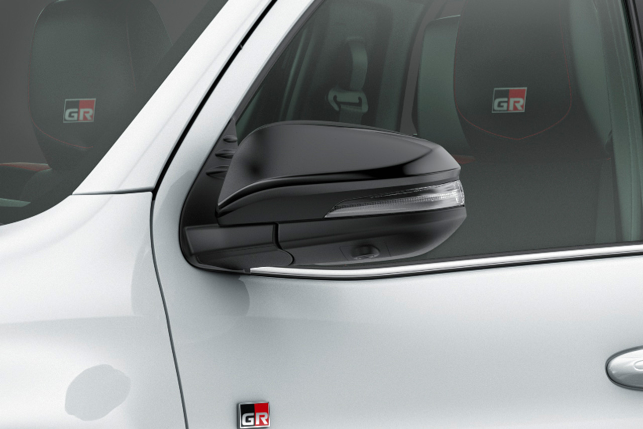 トヨタ・ハイラックス『Z“GR SPORT”』サイドターンランプ付電動格納式ドアミラー（ブラック塗装）