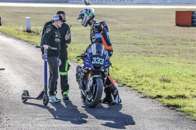 マシンを押して進むVRD IGOL EXPERIENCES／2021EWC第4戦モスト6時間
