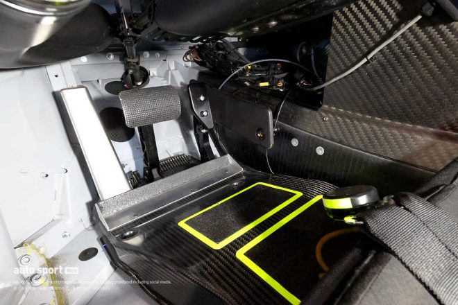 JLOC ランボルギーニ GT3のアクセル／ブレーキペダル