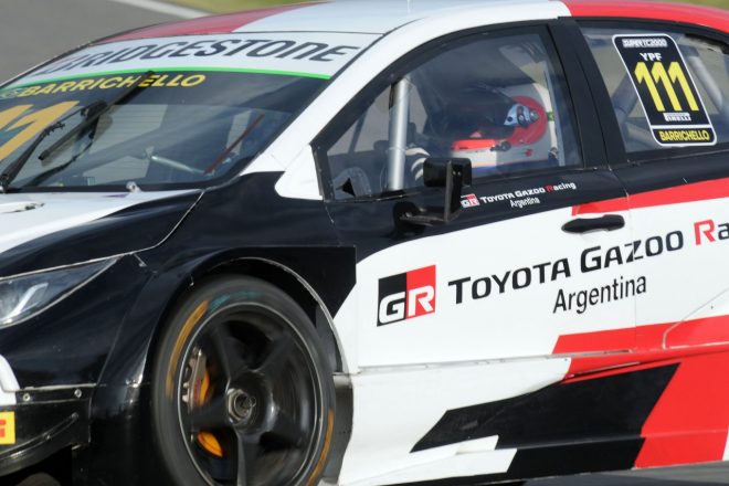 隣国間移動にも課せられた渡航制限緩和で、ひさびさのシリーズ復帰となったルーベンス・バリチェロ（トヨタ・カローラSTC2000）