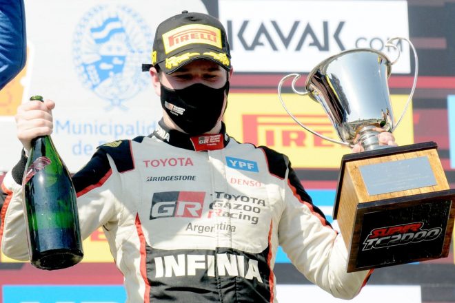 21歳の新鋭ニコラス・モスカルディーニ（トヨタ・カローラSTC2000）が、キャリア初勝利を飾っている